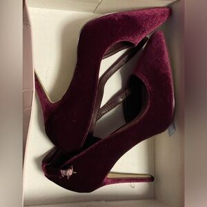 NIB Burgundy Women’s Size 8 Justfab Wanda Pumps WW